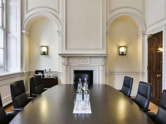 33 St James's Square meeting room