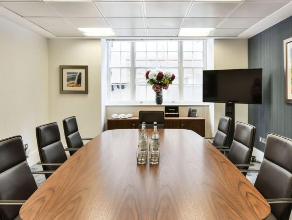 ​67 Grosvenor Street meeting room