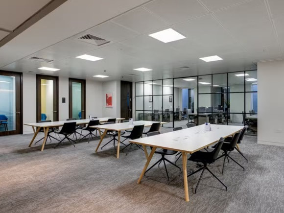 8 St James's Square coworking